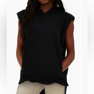 Beach Riot NEW Rylee sleeveless hooded top